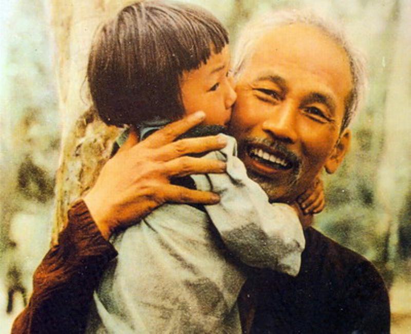 Ảnh minh họa việc cá nhân hóa lời chúc sinh nhật người yêu bằng cách thêm chi tiết và kỷ niệm riêng của hai người